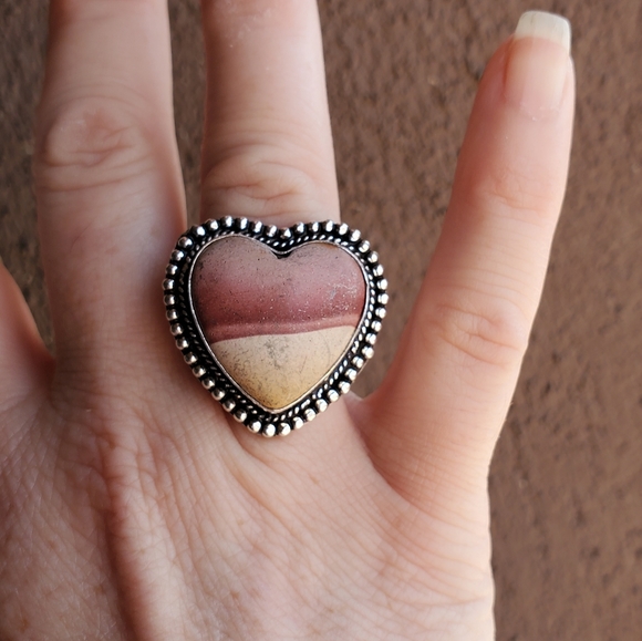 New Heart Shaped Mookaite 925 Silver Statement Ring. - Picture 6 of 10